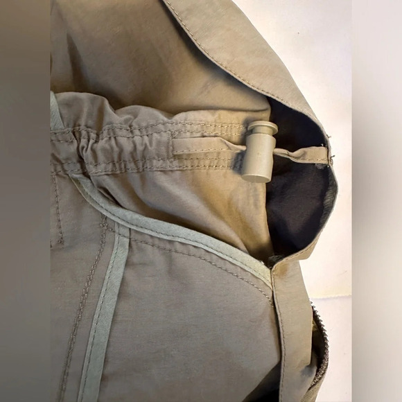 Eileen Fisher Jacket Women  M/L  Green Windbreaker Anorak Stowaway Lightweight - Picture 15 of 15